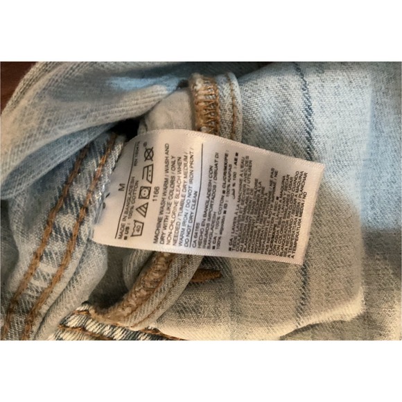 Old Navy Womens Light Wash Floral Embroidered Denim Trucker Jacket Size M Blue - Picture 5 of 9